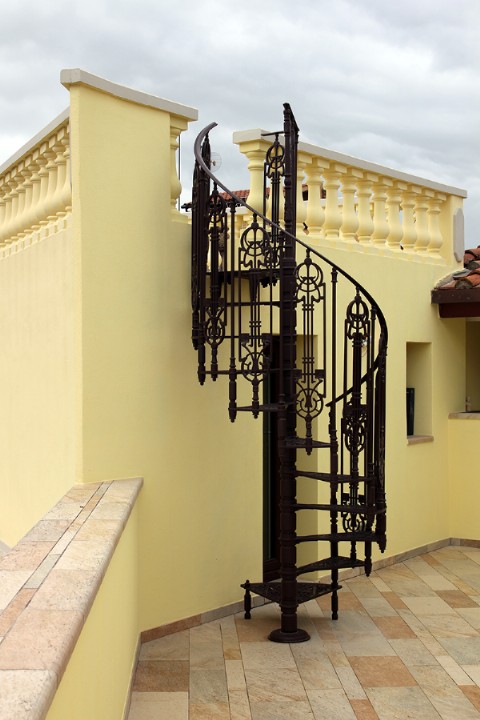 SCALA A CHIOCCIOLA IN GHISA