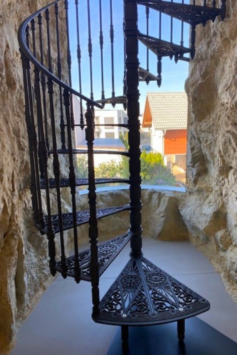 SCALA A CHIOCCIOLA IN GHISA