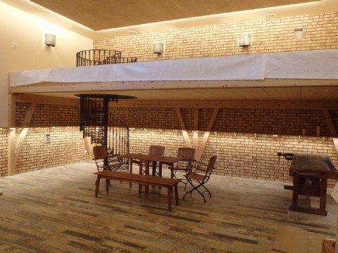 SCALA A CHIOCCIOLA IN GHISA IN SALA BILIARDO