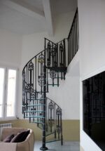 CAST-IRON AND GLASS SPIRAL STAIRCASE - Image 4