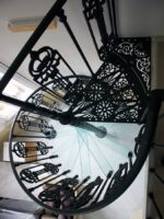 CAST-IRON AND GLASS SPIRAL STAIRCASE - Image 3